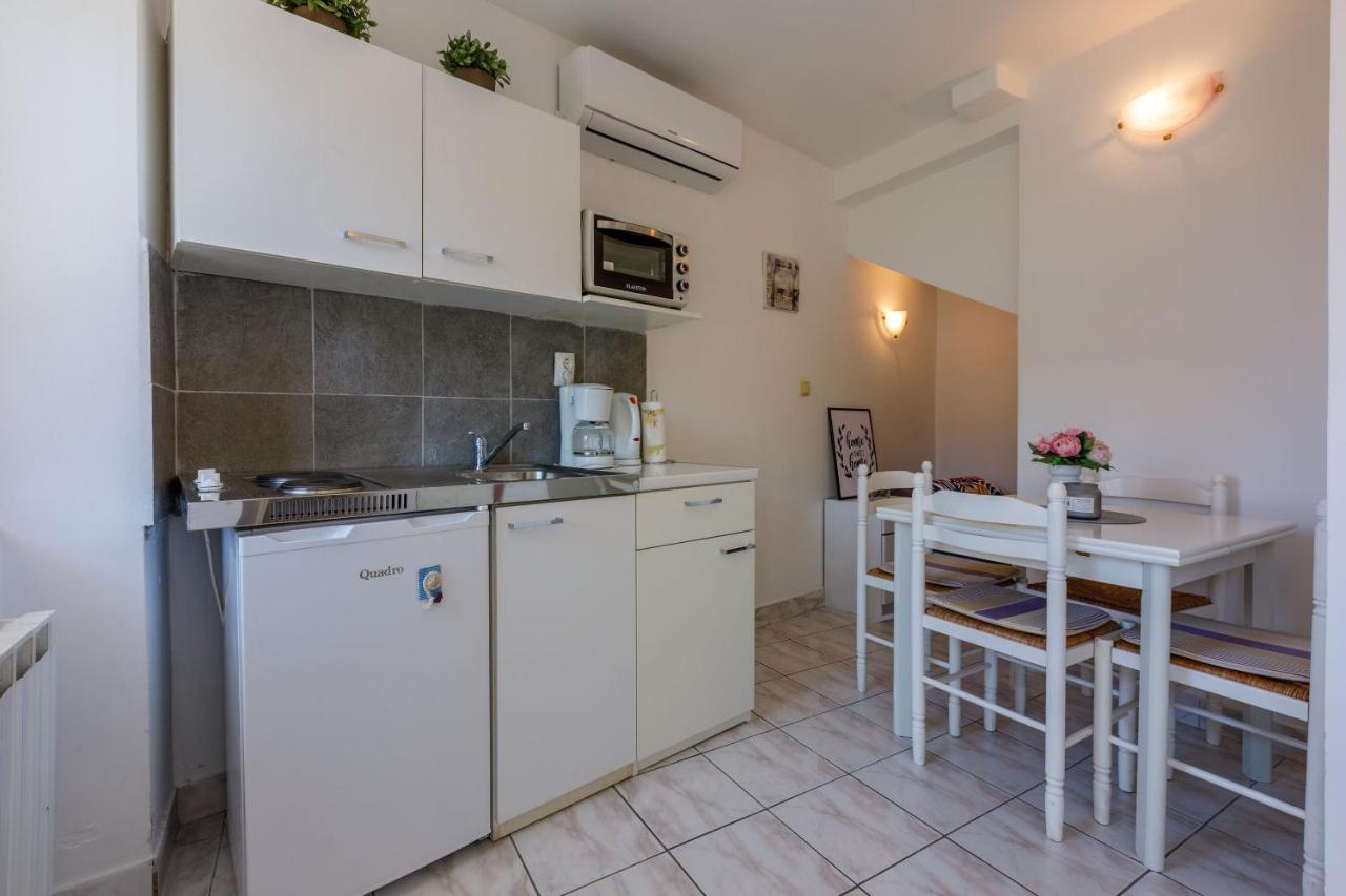 Apartments Kalla Crikvenica Exterior foto
